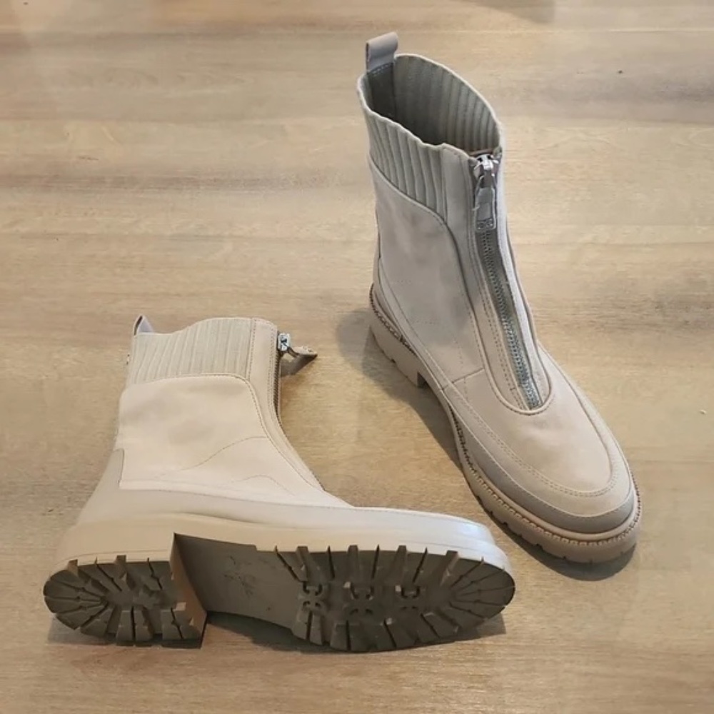 Sam Edelman Leone Lug Sole Chelsea Boots - Picture 3 of 10